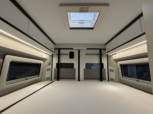 Adria Twin Supreme 640 SGX 160 pk AUTOMAAT 9-Traps Euro6 Fiat Ducato 8 Maxi **Lengtebedden in hoogte verstelbaar/4 zitplaatsen/Luifel/ foto: 20
