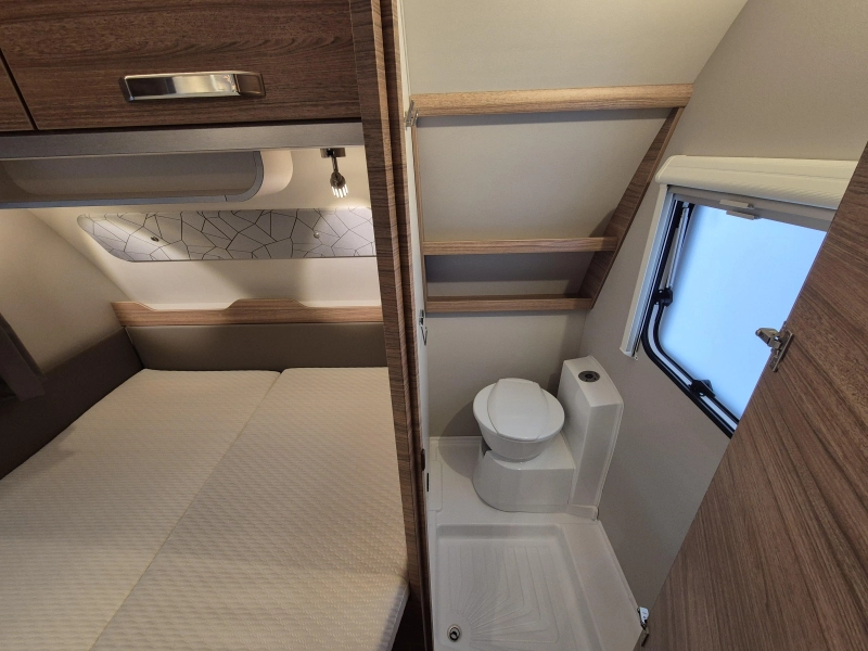 Weinsberg CaraOne Edition HOT 450 FU con toldo de casete! foto: 22