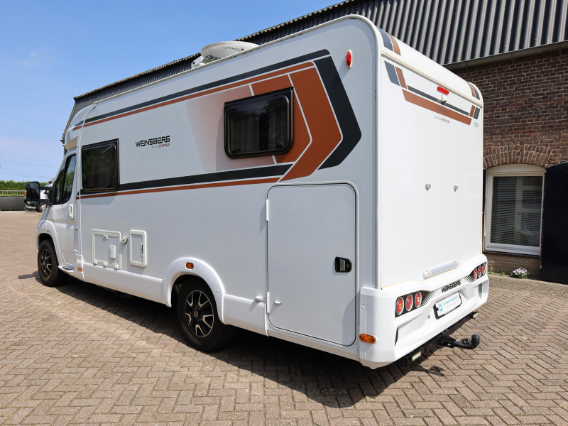 Weinsberg CaraCompact 600 MEG dakairco en trekhaak  foto: 1