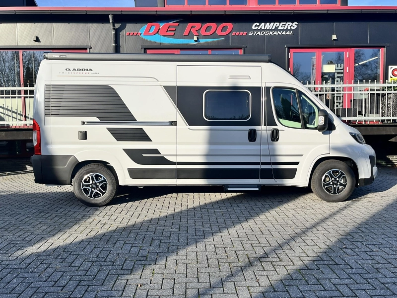 Adria Twin Supreme 600 SPB Automaat - Panoramaraam  foto: 5