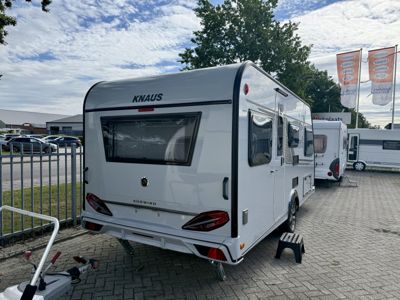 Knaus Sudwind Black Selection 460 EU Zomer Airco Actie!  foto: 2