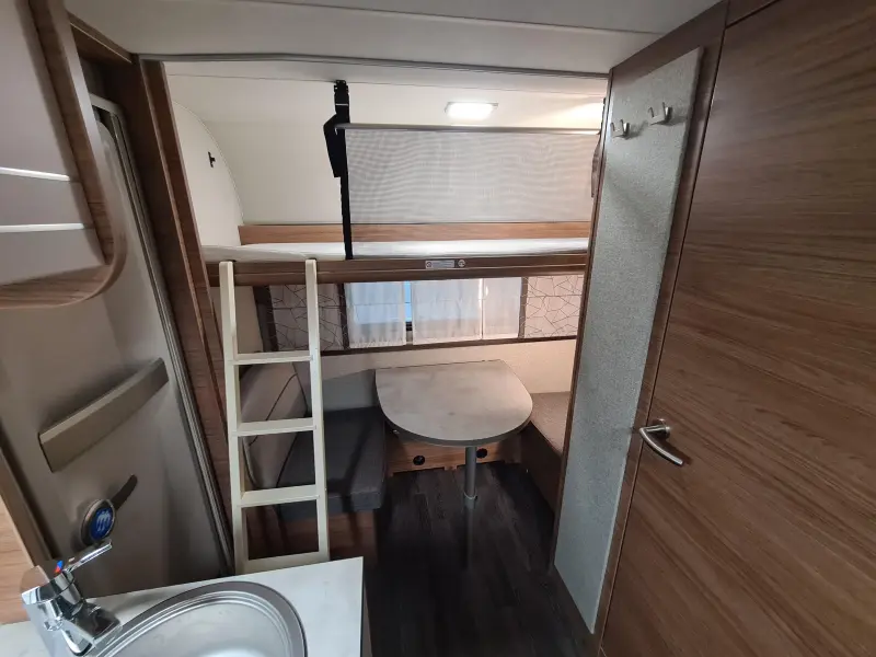 Knaus Sport 400 LK Voortent!  foto: 4