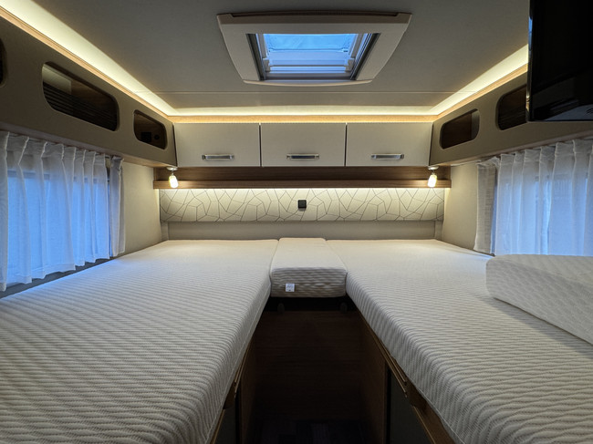 Weinsberg CaraCompact Pepper Edition 600 MEG 140 CV Euro 6 Fiat Ducato 8 **Camas individuales/Portabicicletas/Litio/Inversor/2x Smart TV/Navegador/C foto: 17
