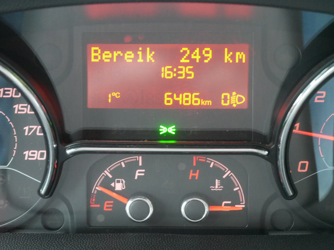 Carado CV 540, 5.40 Meter Buscamper, Dwarsbed foto: 4