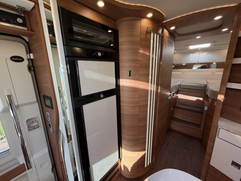 Carthago Chic C-Line 49 LE Sistema de nivelaci&oacute;n, Litio, foto: 7