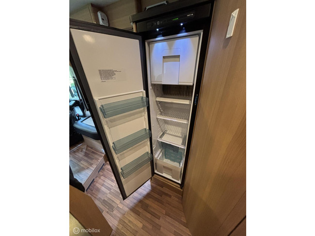 LMC Breezer H737 G Fiat 2.3 150pk Euro 6 | Enkele-bedden | Hefbed | Aparte douche/ wc | XXL Garage | Camera | Fietsendrager | 63dkm foto: 9