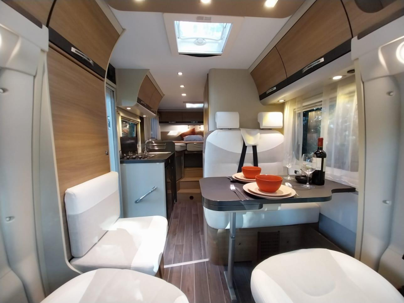 Adria Compact SL longitud 660 con solar! foto: 1