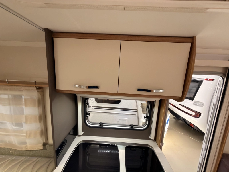 Caravelair Antares Style 450 Luifel+mover+voortent  foto: 17