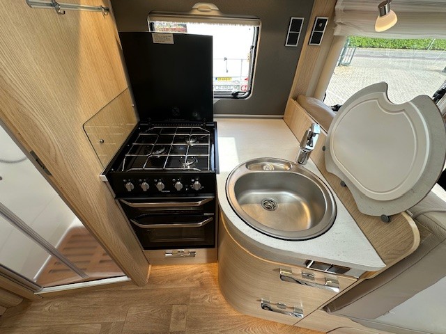 Hymer BMC-I 680, automaat, zonder hefbed! foto: 5