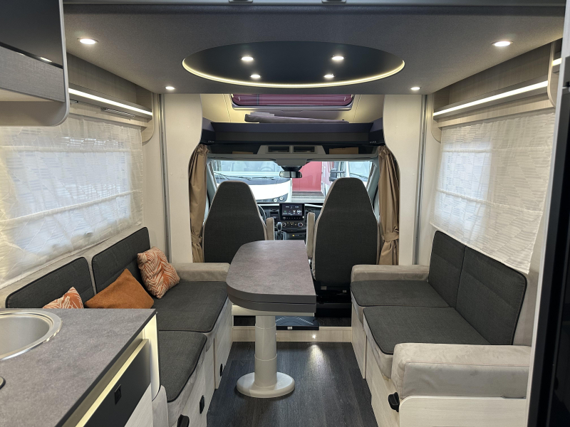 Challenger Graphite Ultimate 380 ( Chausson 720 ), 5 pers.  foto: 7