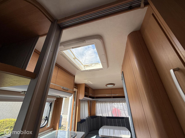 Wilk 490 S3 Enkele bedden voortent rondzit foto: 12