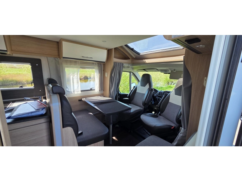 Sunlight T 65 T65 gepflegtes 4 Pers. Wohnmobil Foto: 6
