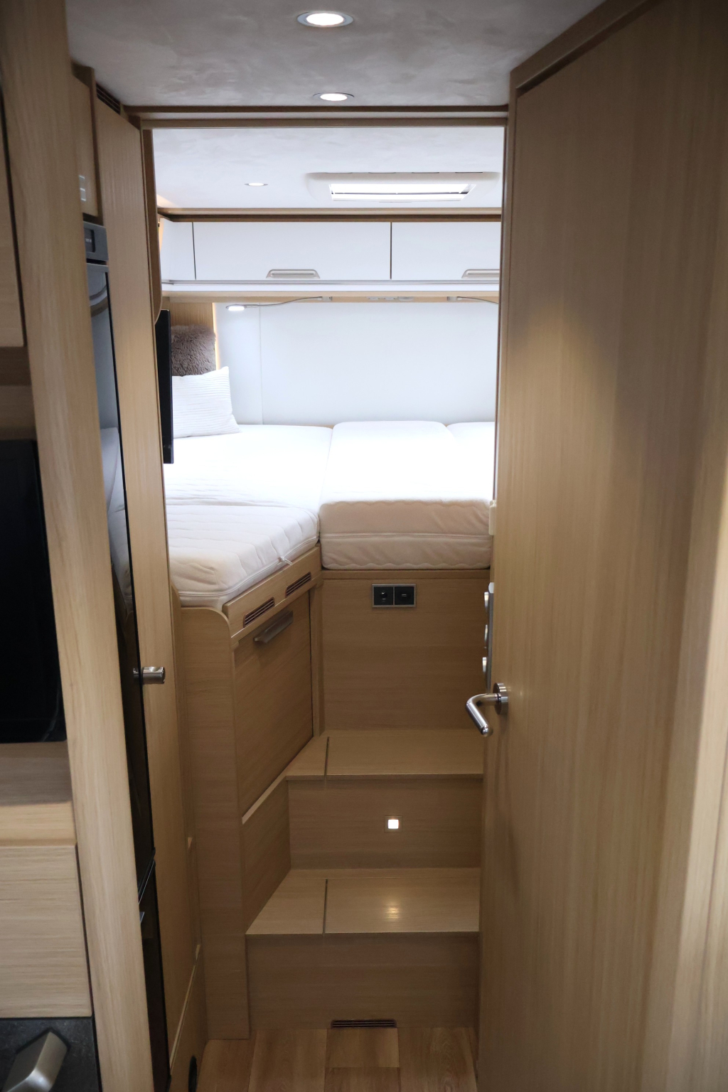 Niesmann + Bischoff Smove 7.4 E foto: 19