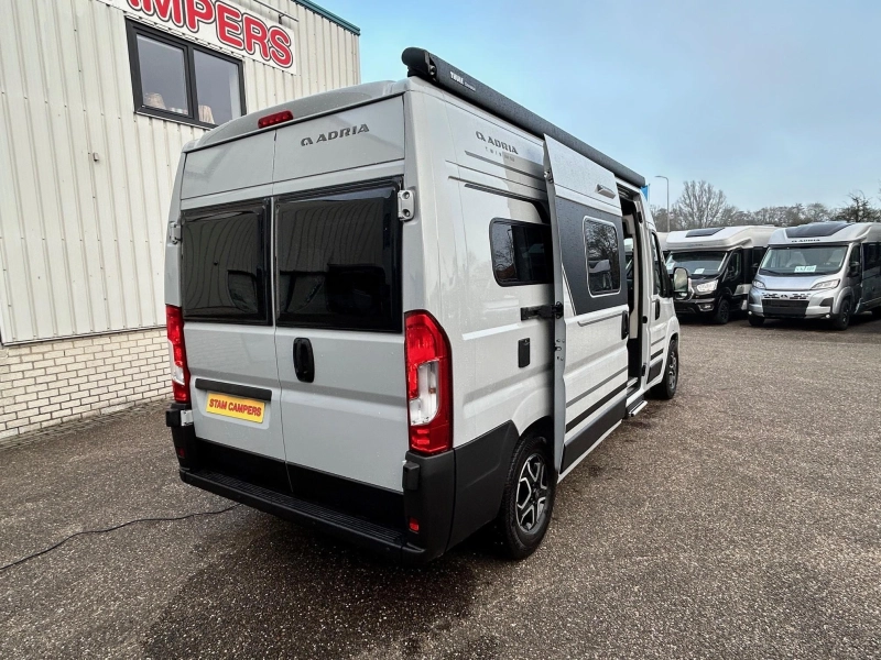 Adria Twin 600 SLB Select Spring Edition automaat  foto: 3