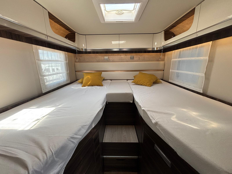 Laika Ecovip 4009 L automaat, E&P enkel bed  foto: 17