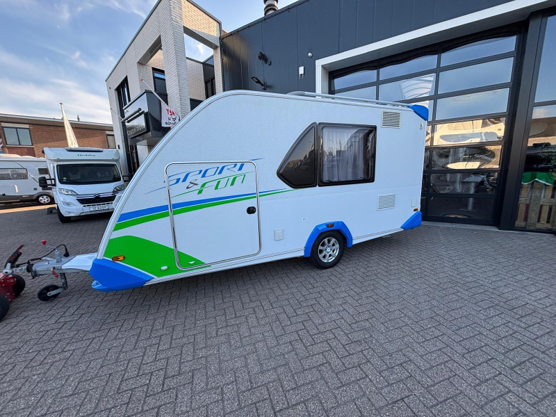 Knaus Sport and Fun 480 QL Mover Cassette awning photo: 3