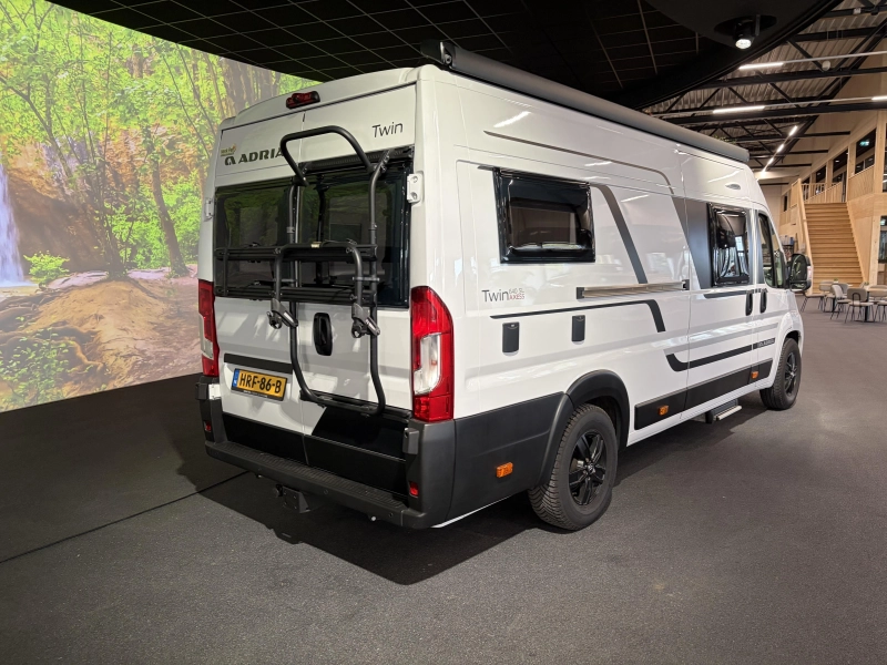 Adria Twin Axess 640 SL zonnepaneel / omvormer  foto: 3
