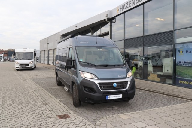 Autocaravana compacta Boxstar Street 600 del establo de Knaus compacta 5.99 m cama transversal Fiat 140 cv (47 foto: 2