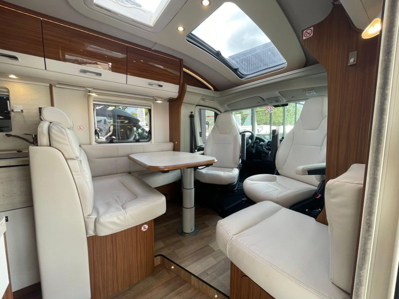 Dethleffs Diplomat Queensbed 52000 km 2017  foto: 9