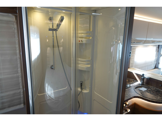 Hymer B 708 SL 180 CV Aut. | Sistema de nivelaci&oacute;n | Bater&iacute;as de litio | Aire acondicionado de techo foto: 13
