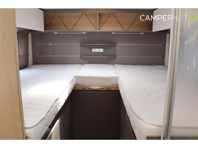 LMC Tourer Lift 730 165PK | Lengtebedden | Gescheiden douche | Hefbed | Fietsendrager | Zonnepaneel | Bearlock | Dakairco | Luifel | foto: 16
