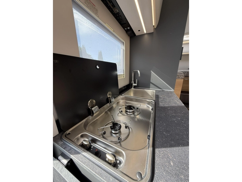 Adria Coral Axess 600 SL 7 meter lengtebedden  foto: 15