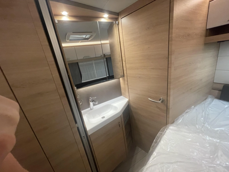 Knaus Sudwind Black Selection 500 PF Kopkeuken, Uniek!  foto: 12