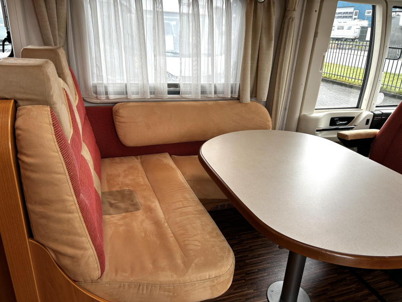 Hymer B614 CL Querbett/Hubbett/36.000km Foto: 17