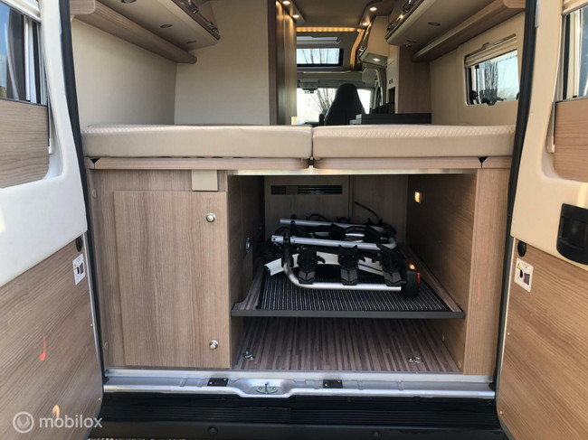Carthago Malibu 640 Charming GT-Sky-View 160-PK Euro6 Buscamper con camas individuales &iexcl;Excelente estado! foto: 8