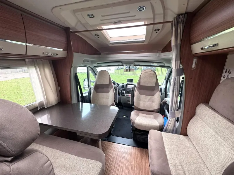 Adria Coral S 690 SC Queens-bed  foto: 10