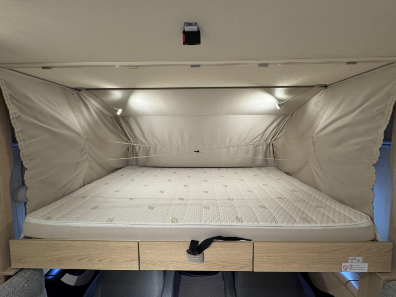 Hymer BMC-I 690 Queensbed-Hefbed-Mercedes  foto: 14