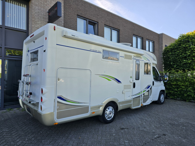 Autostar Athenor 589 TV + SATELLIET ZONNEPANELEN BEARLOCK foto: 5