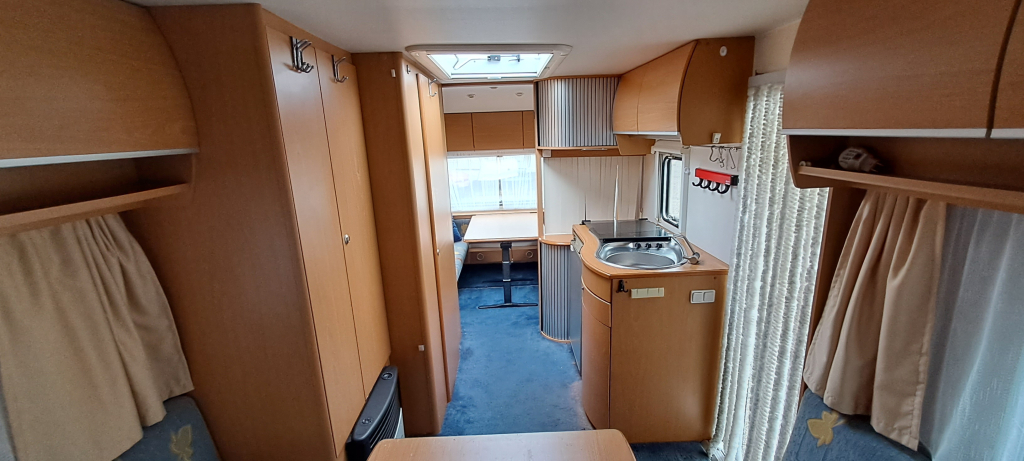 HOME-CAR 496H Caravan, Met voortent en luifel! foto: 11
