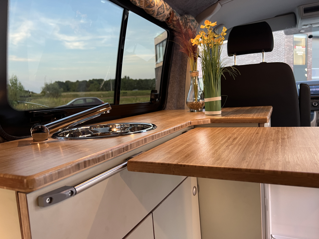 Volkswagen T6 Buscamper Neue Einrichtung Foto: 4