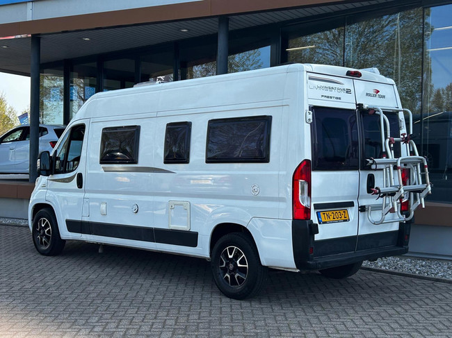 ROLLER team LIVINGSTONE 2 / CAMERA / LUXE BEKLEDING / foto: 2