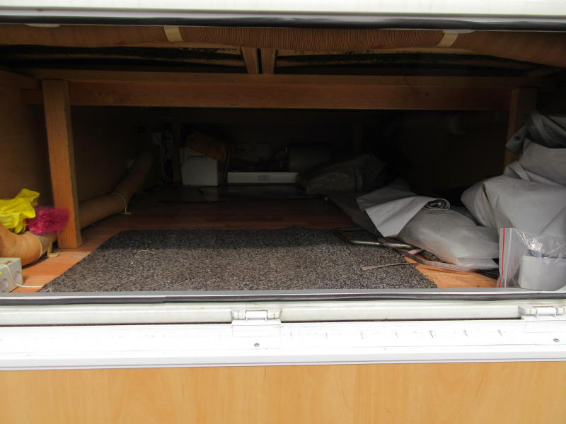 Dethleffs Camper 440 DB TRANSVERSE BED AND MOVER photo: 5