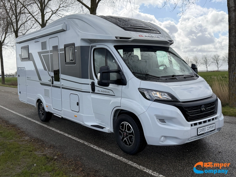 Adria Matrix Plus 670 DL L&auml;ngsbetten / Automatik Foto: 19