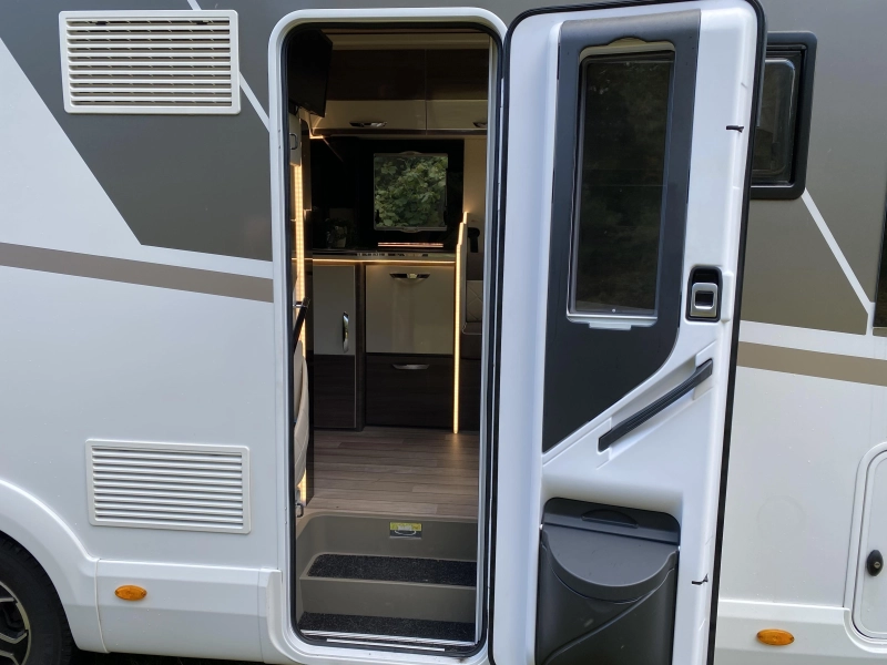 McLouis Carat 870 NL Camper | 1er Propietario foto: 6
