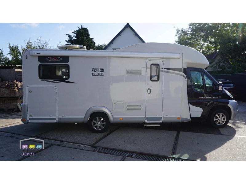 LMC Breezer 730 H Black Edition Foto: 1