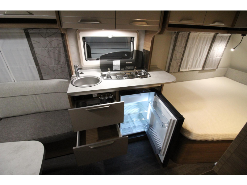 Knaus Sport 450 FU Voortent Walker, Mover,  foto: 12