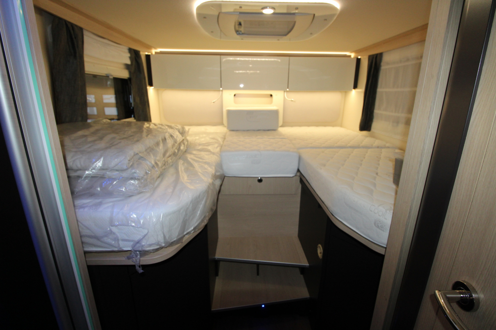 Autostar i 730 LJ Prestige design edition photo : 14