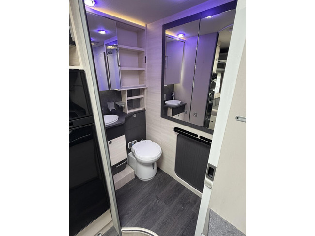 Chausson 640 Titanium Premium 170PK Automaat Hefbed Zonnepaneel Zeer Ruim foto: 21