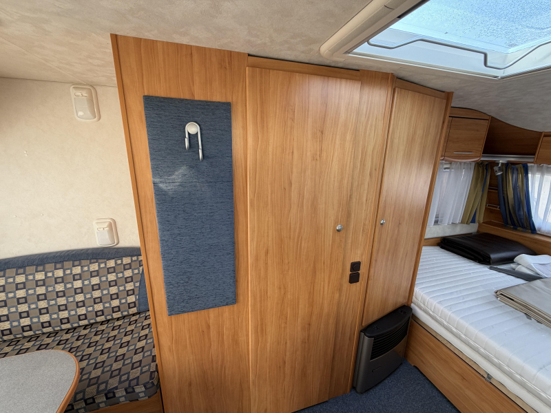 Adria Adora 462 UB 1300 KG+Voortent+luifel  foto: 7