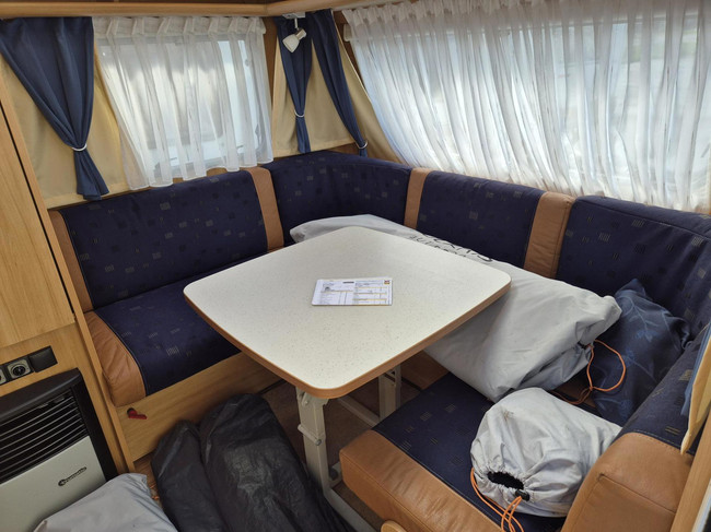 Dethleffs 430 DB Vast bed, mover, Voortent met aanbouw Bovag foto: 9