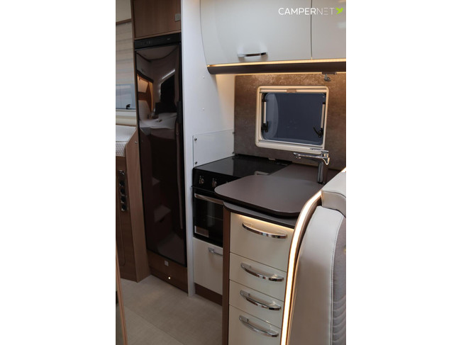 Bürstner Lyseo Harmony Line 140pk Automaat | Vlakke vloer! | Lengtebedden | Oven | Luchtvering | Luifel | Grote garage | Zonnepaneel | Co foto: 10