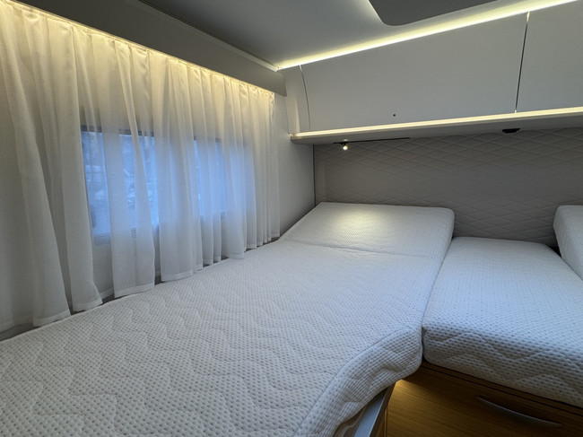 Adria Sonic 700 SL Plus 180 CV AUTOM&Aacute;TICO 9 velocidades Euro6 Fiat Ducato 8 Maxi **Camas individuales/4 asientos/4+1 plazas para dormir/4400 kg/Foto solar: 22