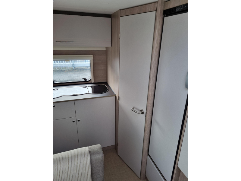 Bürstner Premio Life 425 TS € 1.250,= Acc. voordeel!  foto: 14