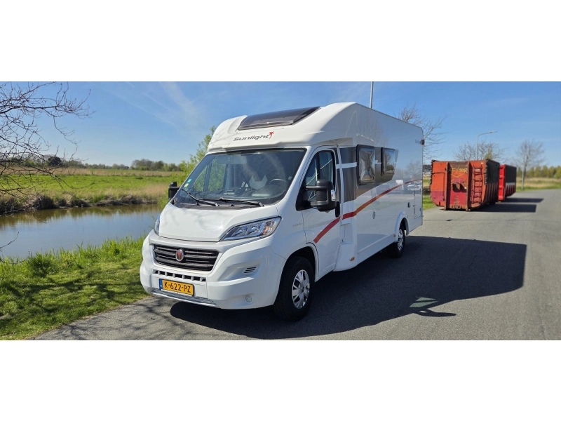 Sunlight T 65 T65 gepflegtes 4 Pers. Wohnmobil Foto: 2