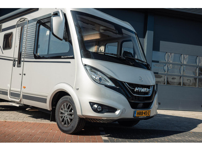 Hymer BMC-I 580 Blackline Zeer compleet.... XXL bed, level, airconditioning, etc foto: 3