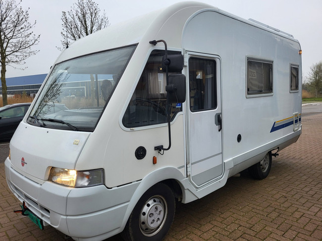 Fiat 230 2.8jtd Bürstner Top staat veel ruimte foto: 2